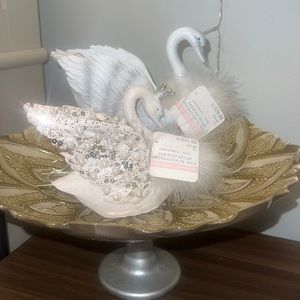 Ashland Elegant Swan Holiday Sparkle